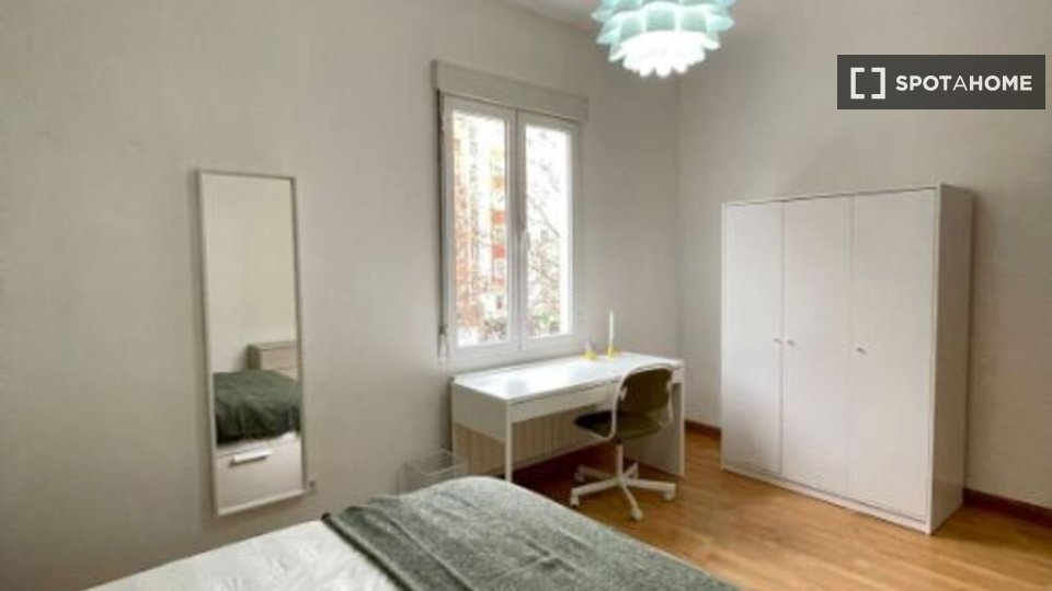Double room Madrid, 4 beds — photo 16
