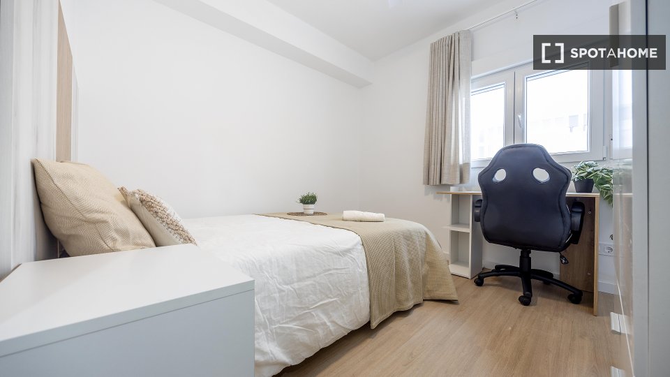 Chambre double Valence, 4 chambres, 100m² — photo 10