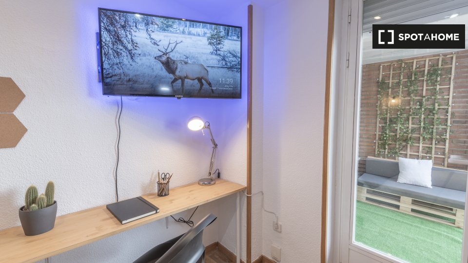 Double room Madrid, 6 beds, 150m² — photo 10