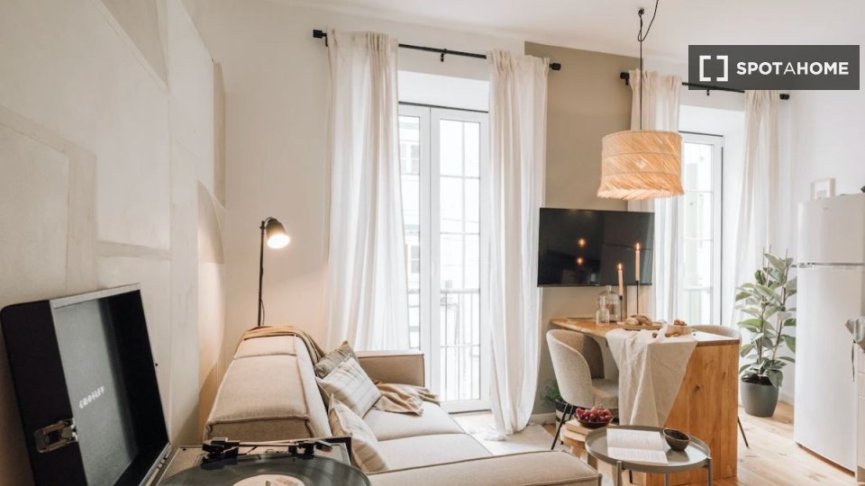 Apartment Lisbon, 1 bed — photo 17