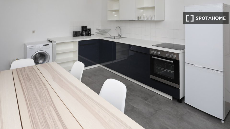 Double room Berlin, 4 beds, 105m² — photo 9