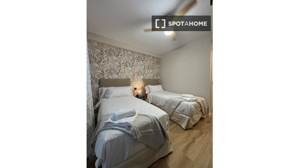 Habitación en piso compartido en madrid.