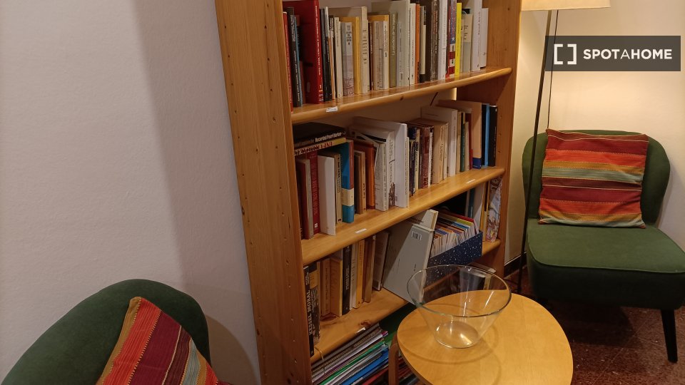 Double room Barcelona, 3 beds, 140m² — photo 2