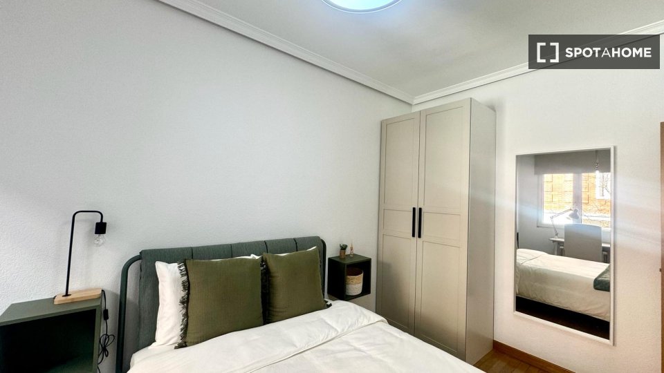 Double room Madrid, 6 beds — photo 5