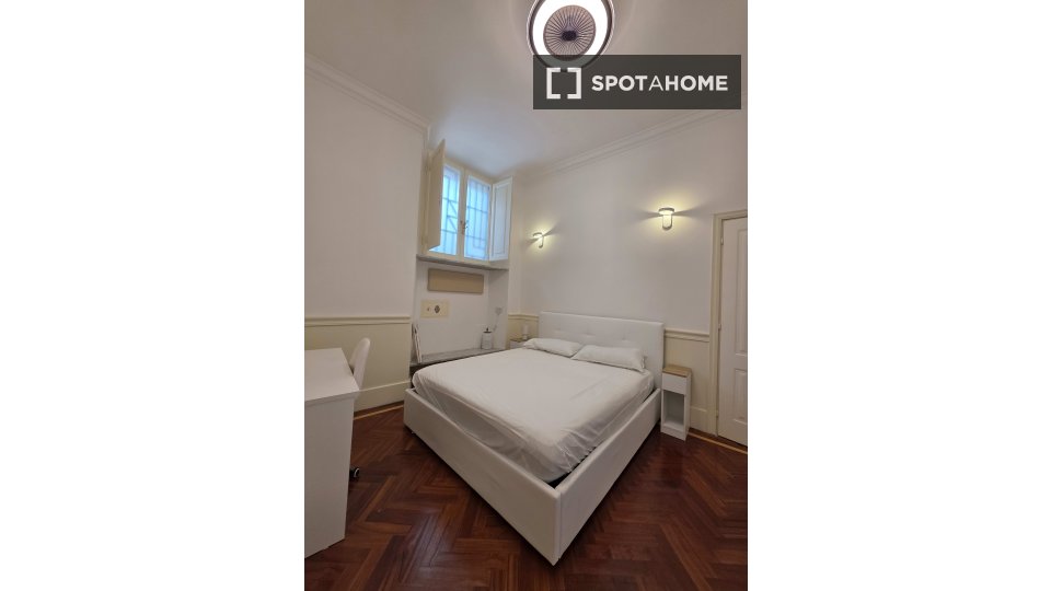 Double room Rome, 4 beds, 102m² — photo 10