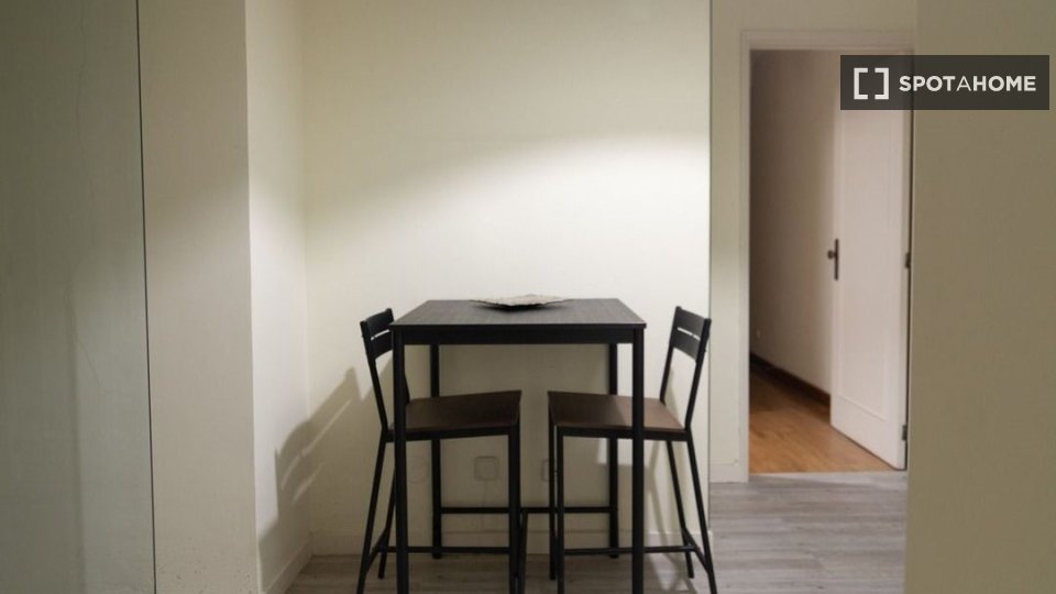 Double room Porto, 5 beds, 180m² — photo 1