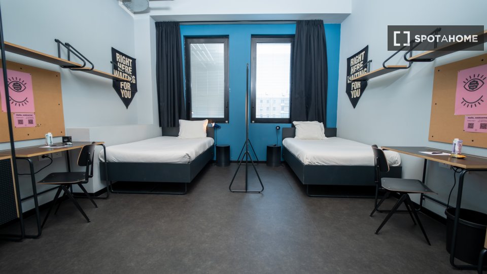 Double room Bologna, 2 beds — photo 17