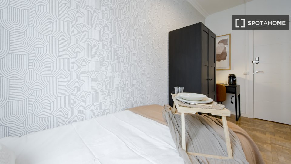 Double room Madrid, 11 beds, 250m² — photo 4