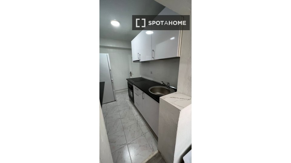 Double room Madrid, 4 beds — photo 7
