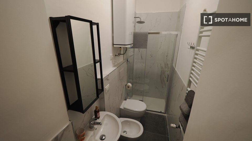 Double room Turin, 2 beds — photo 16