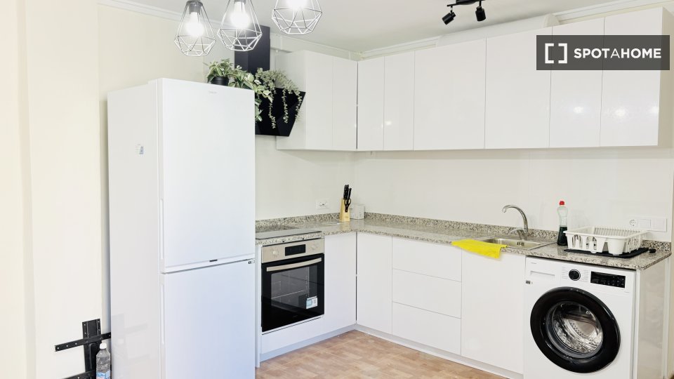 Double room Valencia, 3 beds, 110m² — photo 6