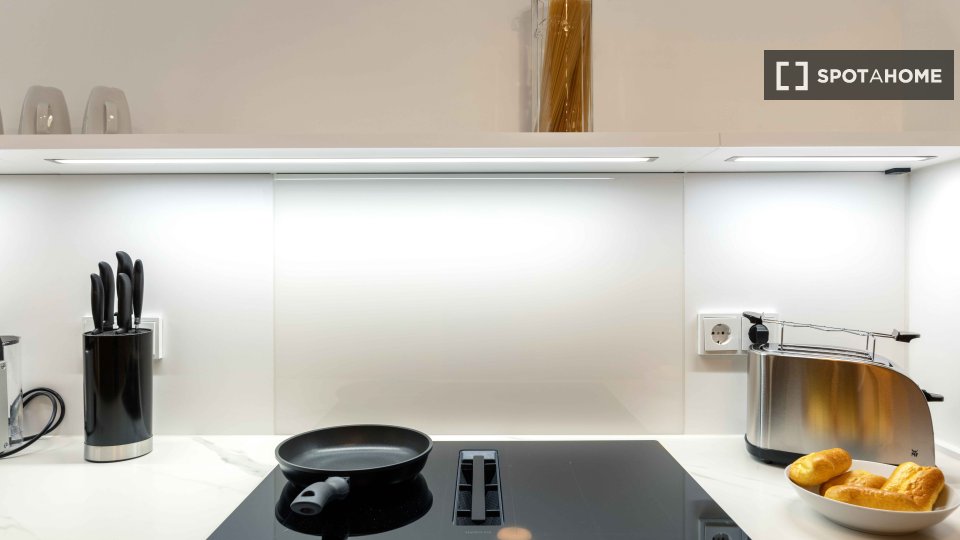 Double room Munich, 4 beds, 101m² — photo 1