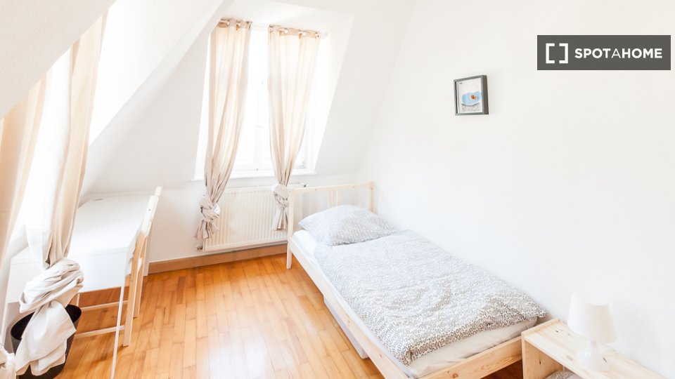 Double room Munich, 4 beds, 82m² — photo 17