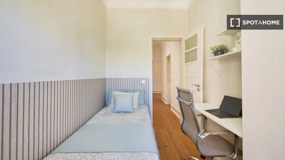 Double room Lisbon, 6 beds — photo 3
