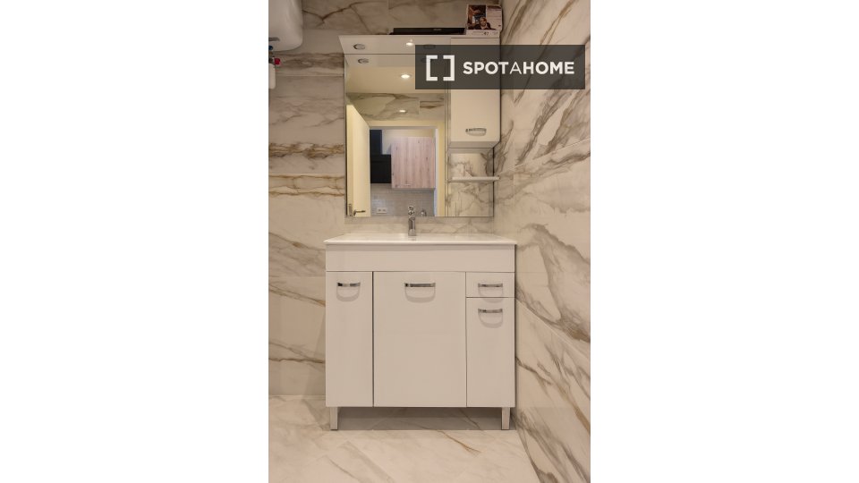 Apartment Brussels, 1 bed, 30m² — photo 1