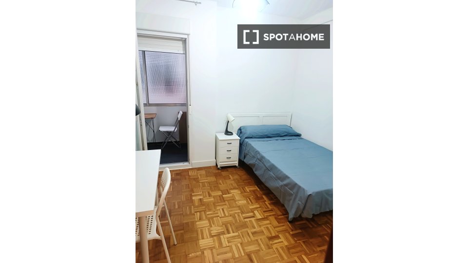 Double room Valladolid, 3 beds, 75m² — photo 12