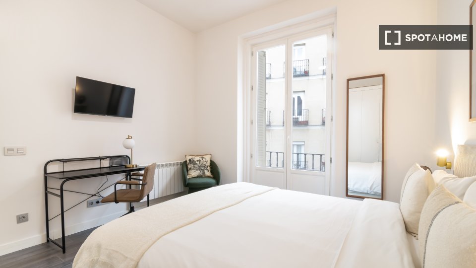 Habitación en piso compartido en madrid.