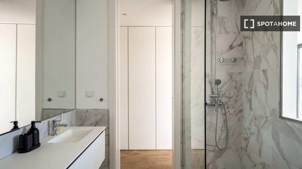 Apartment Lisbon, 2 beds — photo 14