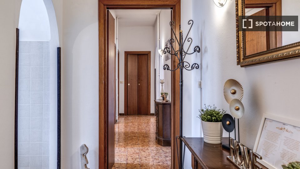 Apartment Rome, 2 beds, 75m² — photo 3