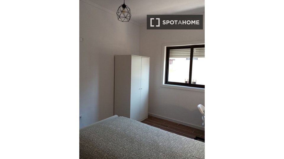 Double room Porto, 5 beds, 170m² — photo 3