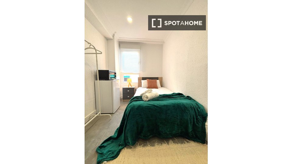 Double room Madrid, 8 beds, 160m² — photo 70
