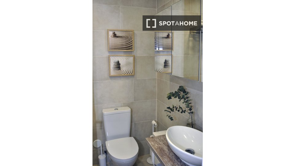 Apartment Lisbon, 2 beds, 90m² — photo 1