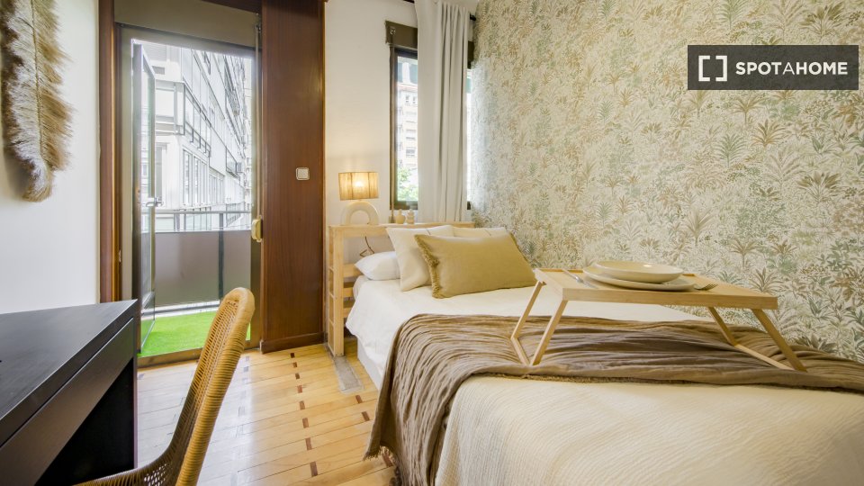 Double room Madrid, 7 beds, 135m² — photo 12