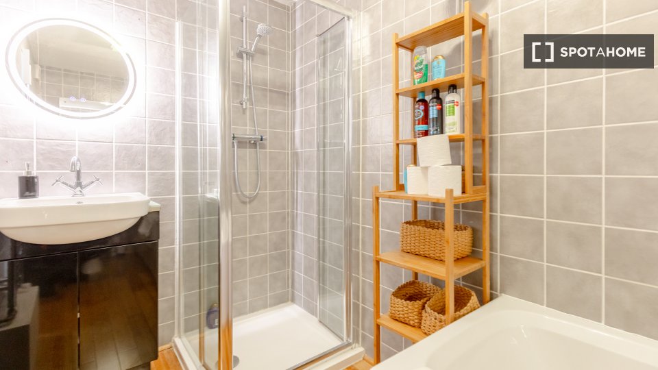 Apartment London, 2 beds, 65m² — photo 1