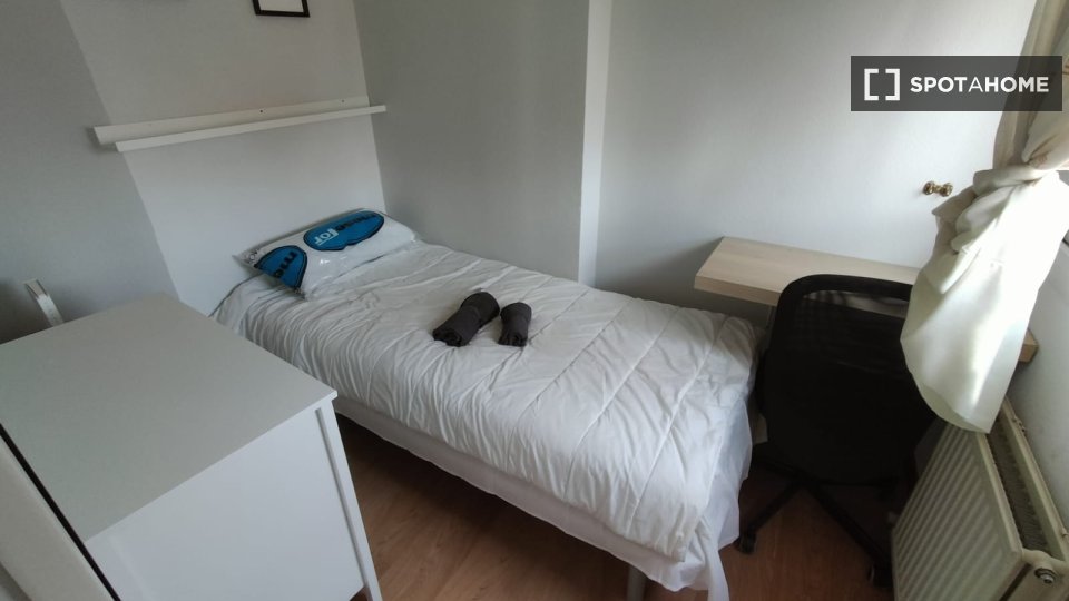 Double room Madrid, 4 beds — photo 3