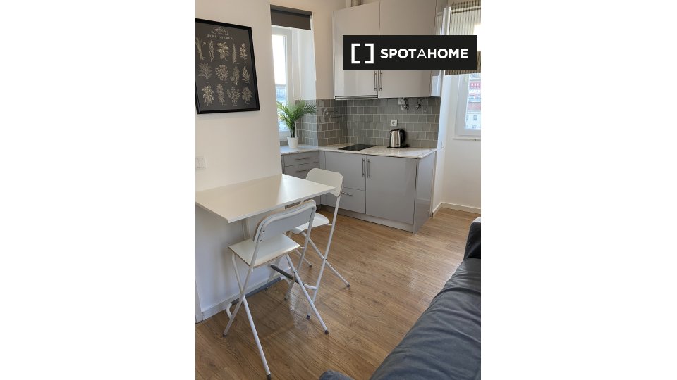 Apartment mono Lisbon, 60m² — photo 1