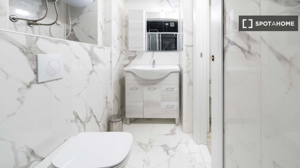 Apartment Milan, 2 beds, 69m² — photo 3