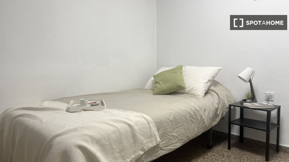 Double room Valencia, 4 beds, 100m² — photo 15