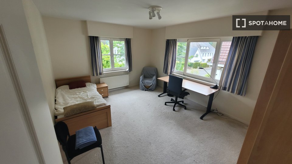 Double room Brussels, 5 beds — photo 17