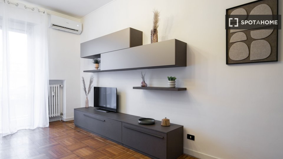 Apartment Milan, 1 bed, 70m² — photo 3
