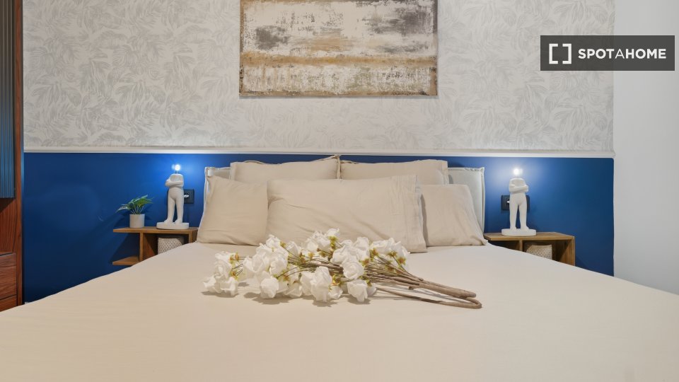 Double room Madrid, 3 beds, 82m² — photo 1