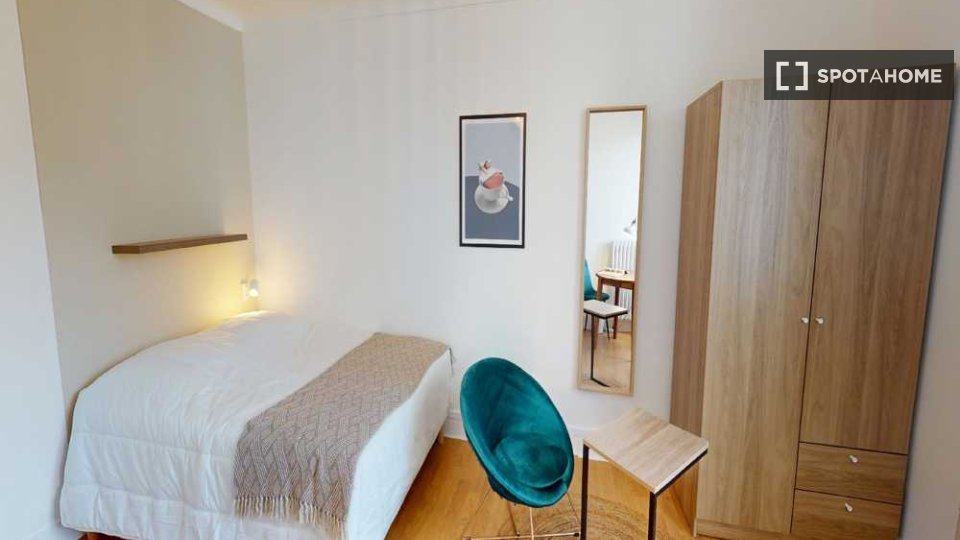 Double room Paris, 5 beds, 110m² — photo 13