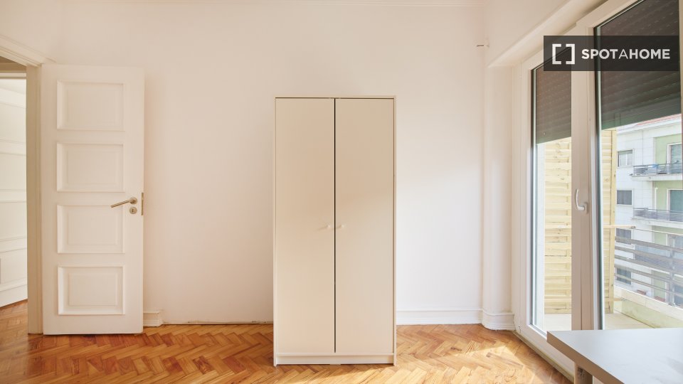 Double room Lisbon, 6 beds — photo 15
