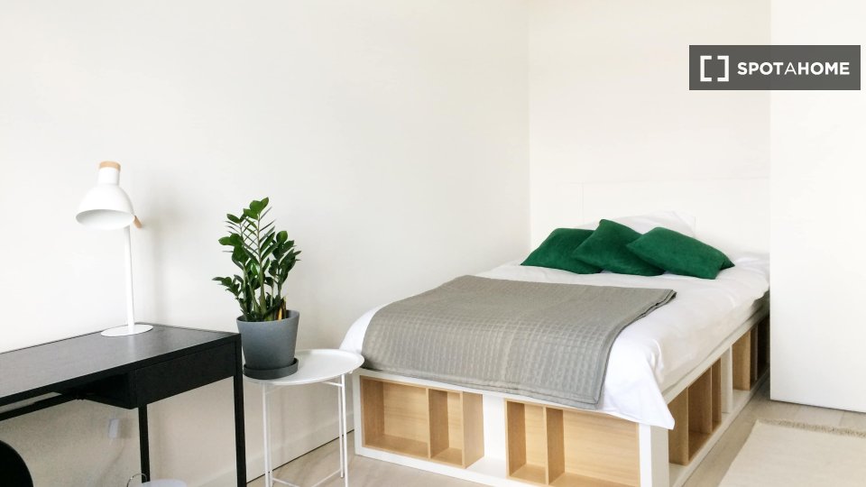 Double room Berlin, 4 beds, 171m² — photo 4