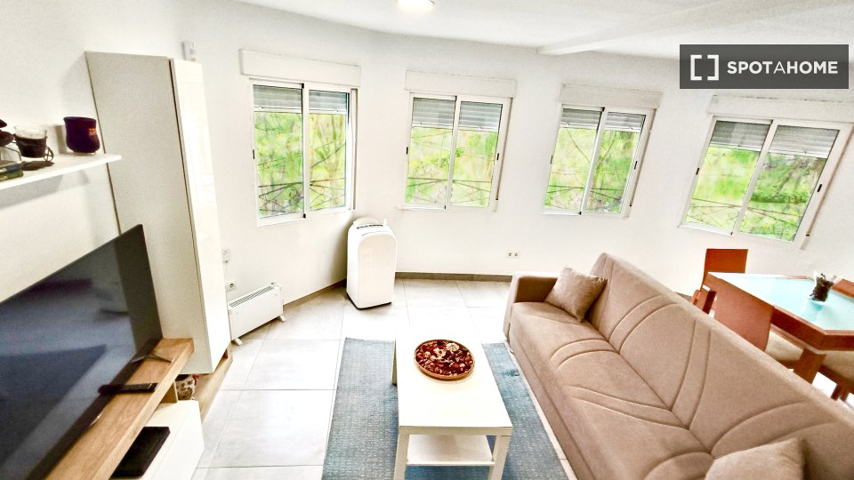 Apartment Barcelona, 2 beds, 66m² — photo 3