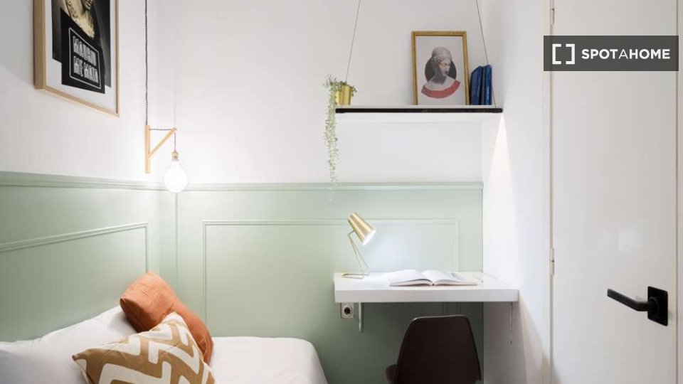 Double room Madrid, 68 beds, 2620m² — photo 23
