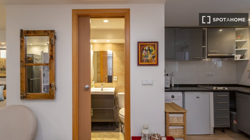 Apartment mono Lisbon — photo 16