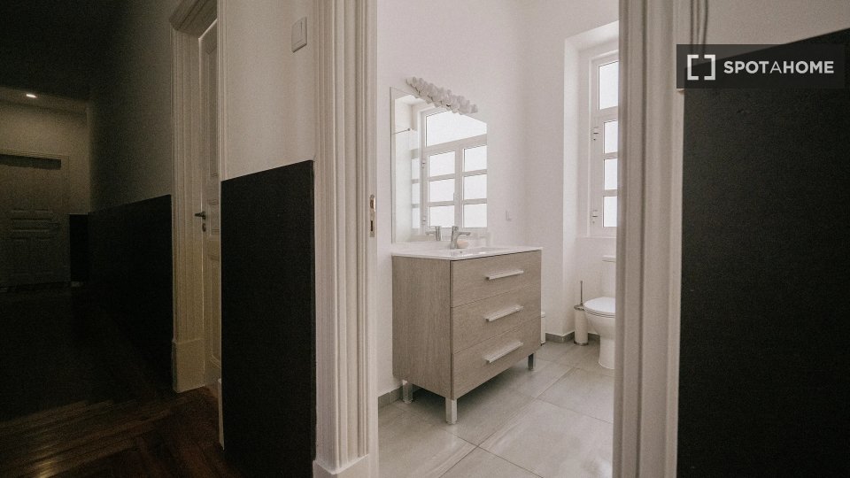 Double room Lisbon, 7 beds — photo 10