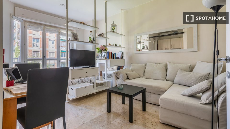 Apartment Milan, 1 bed, 40m² — photo 17