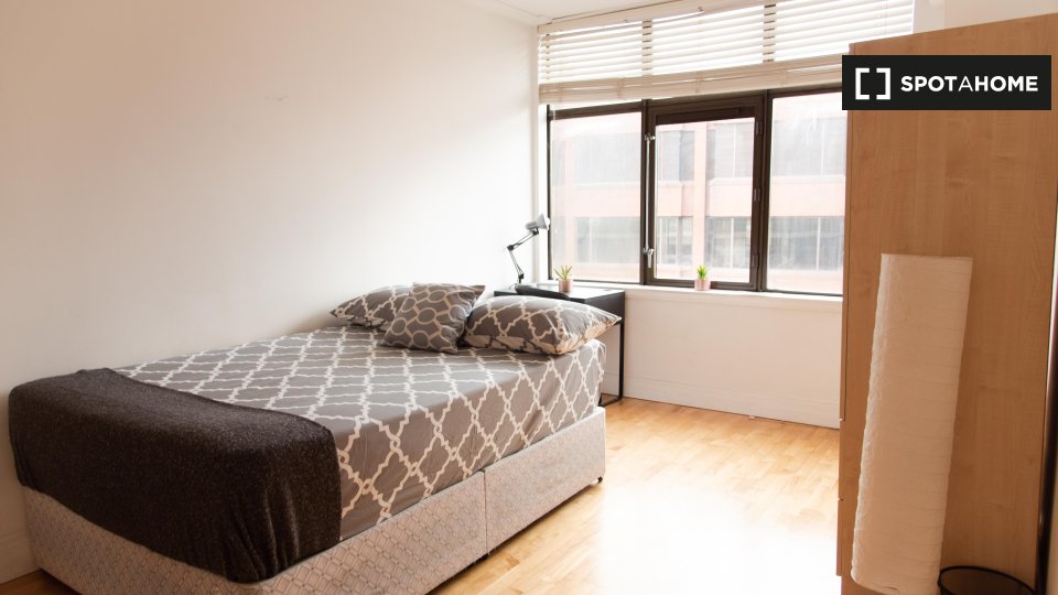 Double room London, 3 beds — photo 15