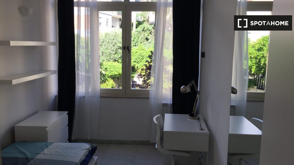 Double room Rome, 5 beds — photo 19