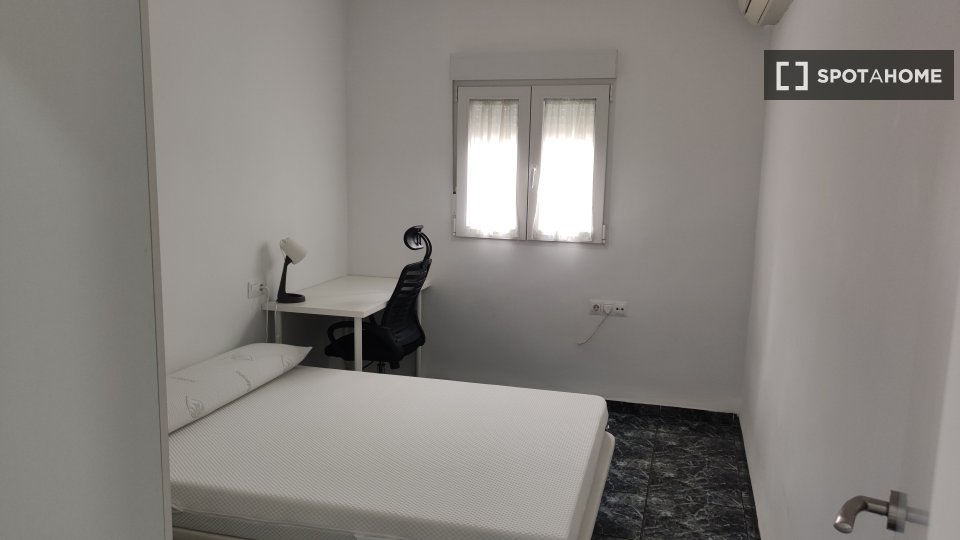 Apartment Granada, 3 beds, 65m² — photo 17