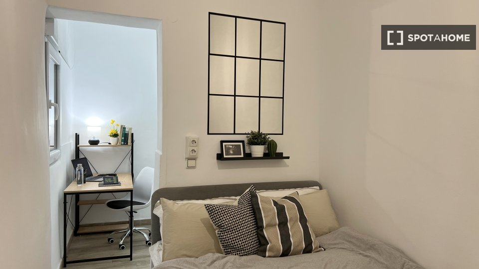 Double room Madrid, 3 beds — photo 4