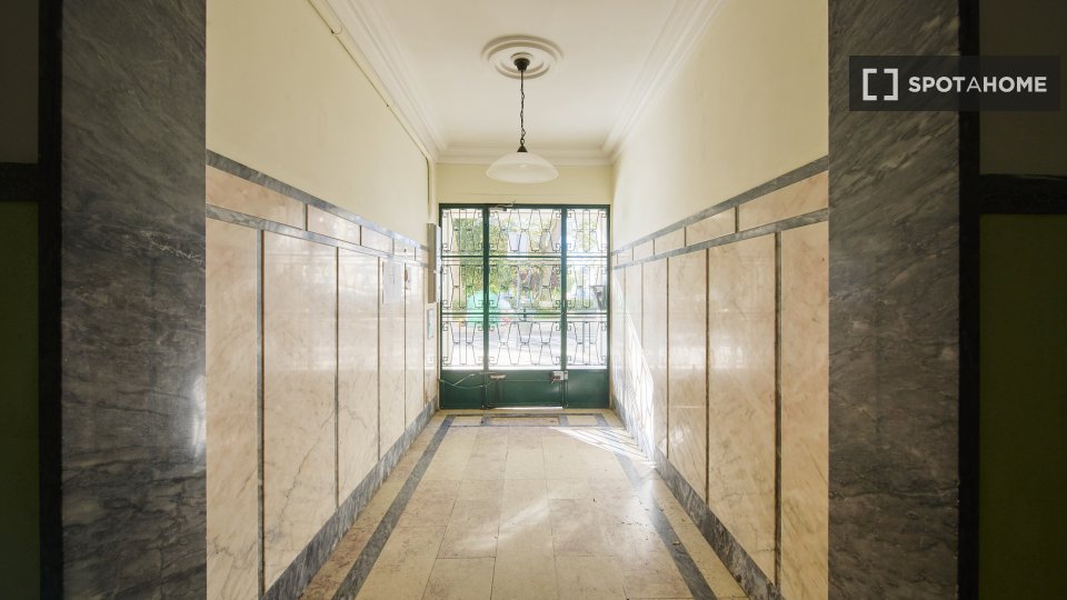 Double room Lisbon, 8 beds — photo 14