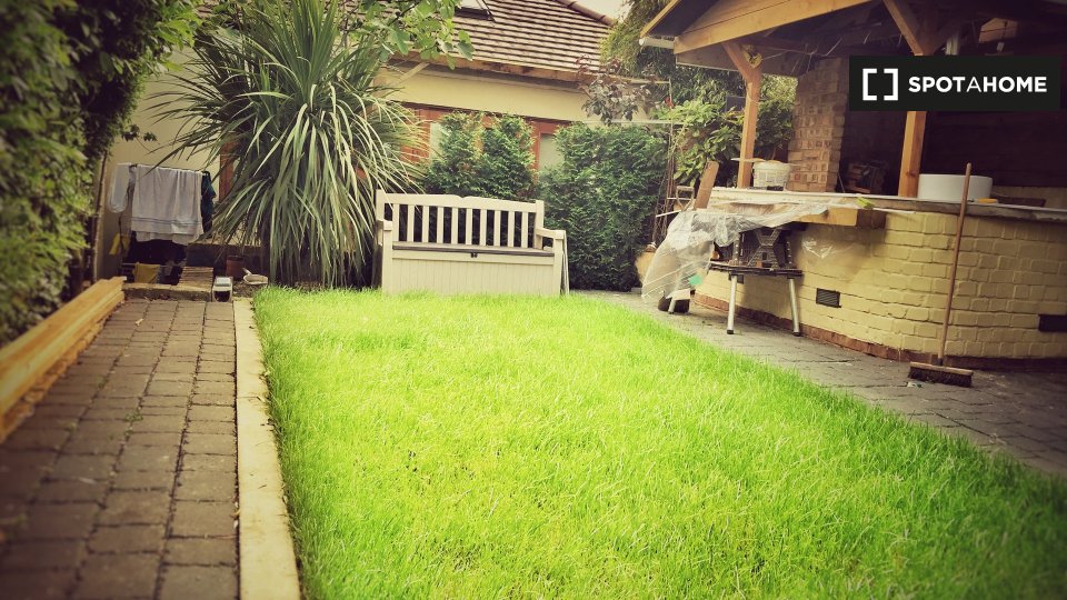 Double room London, 2 beds — photo 1