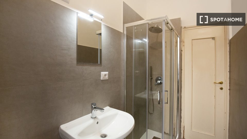Double room Milan, 7 beds, 178m² — photo 18